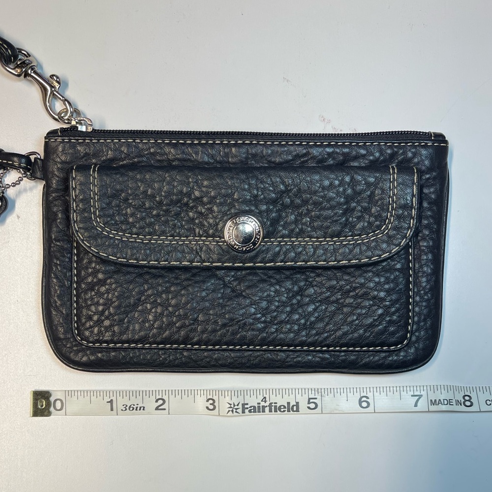 Coach Vintage Black Pebble Leather Wristlet - Picture 9 of 10